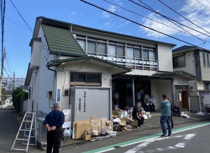 横須賀市　大津町内会館　屋根葺き替え・カバー工法