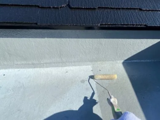 屋上FRP防水塗装 - プライマー塗布