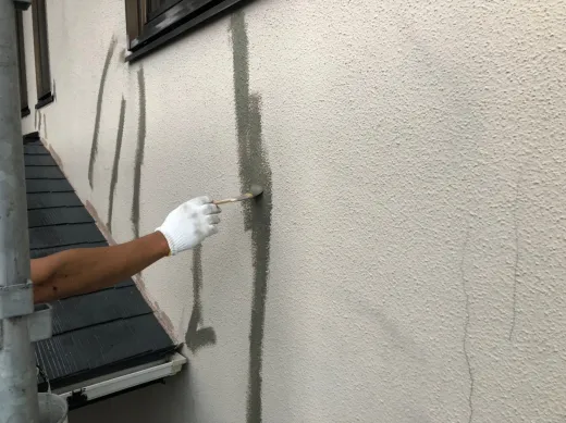 外壁塗装 - クラック補修