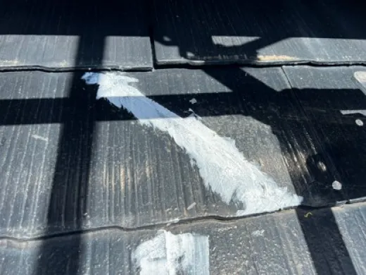 屋根塗装 - クラック補修