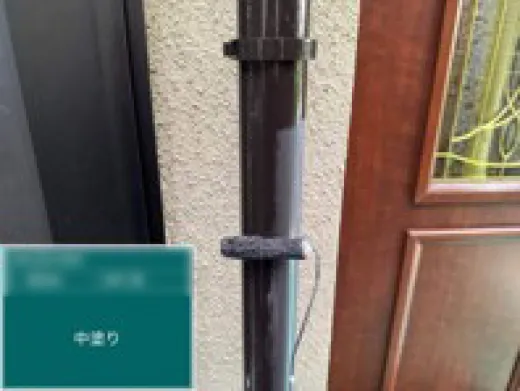 雨樋塗装 - 上塗り1回目