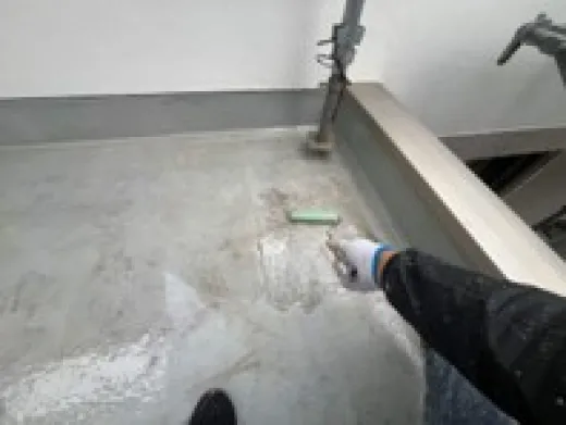 ベランダFRP防水 - プライマー塗布