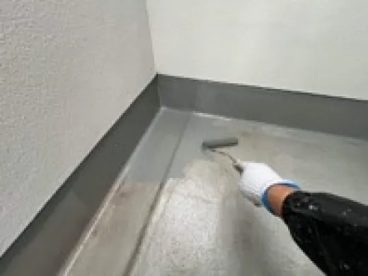 ベランダFRP防水 - トップコート1回目