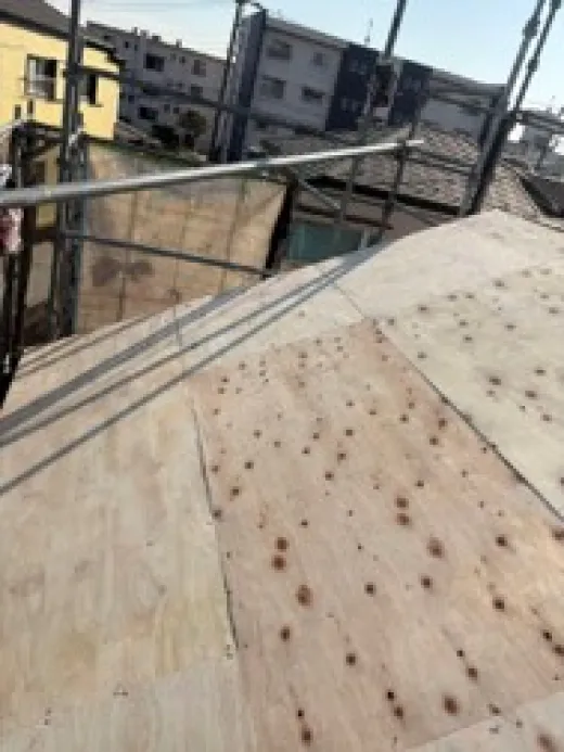 屋根葺き替え- 野地板設置