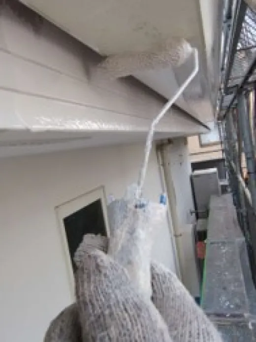 雨樋塗装 - 上塗り1回目