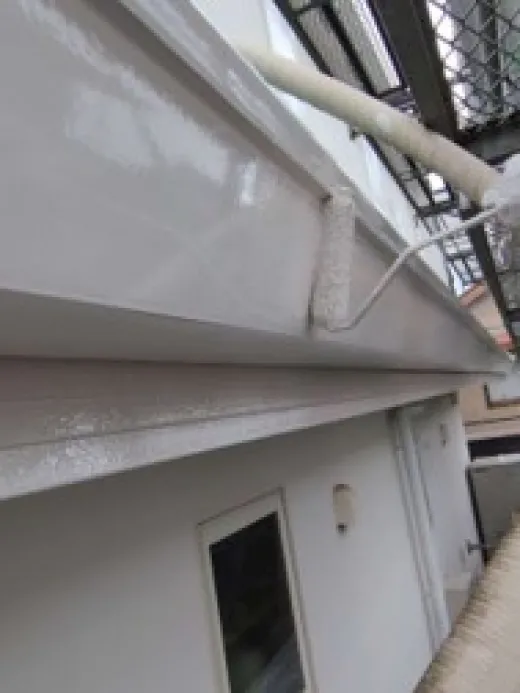 雨樋塗装 - 上塗り２回目