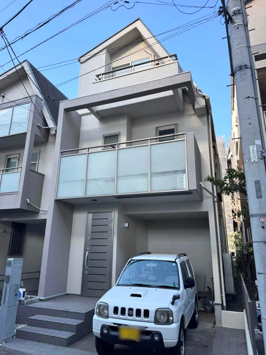 東京都世田谷区　S様邸　屋根・外壁塗装工事：ラジカル制御型の塗料でリフォーム