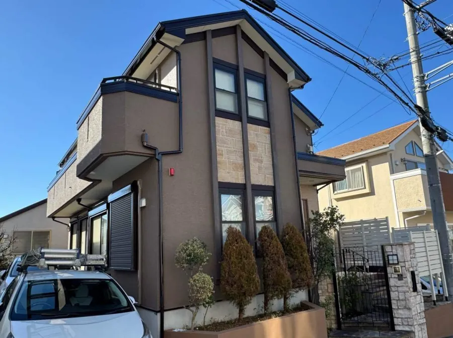 横浜市青葉区　Ｋ様邸　屋根・外壁塗装工事：落ち着きのあるモダンなカラーへリフォーム