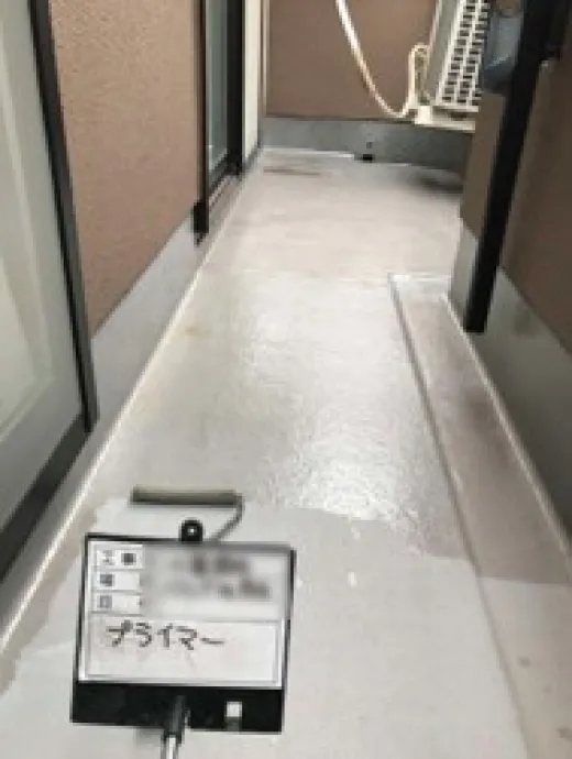FRPガラスマット増し貼り - プライマー塗布