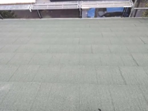 屋根カバー工事 - 新規屋根材設置
